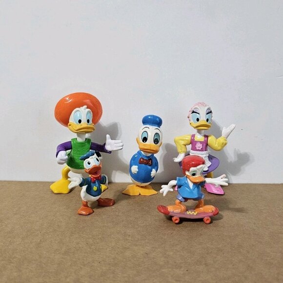 Bundle Donald Duck And Daisy Duck Disney Applause Skateboard Wind Up Sombrero - Picture 1 of 16